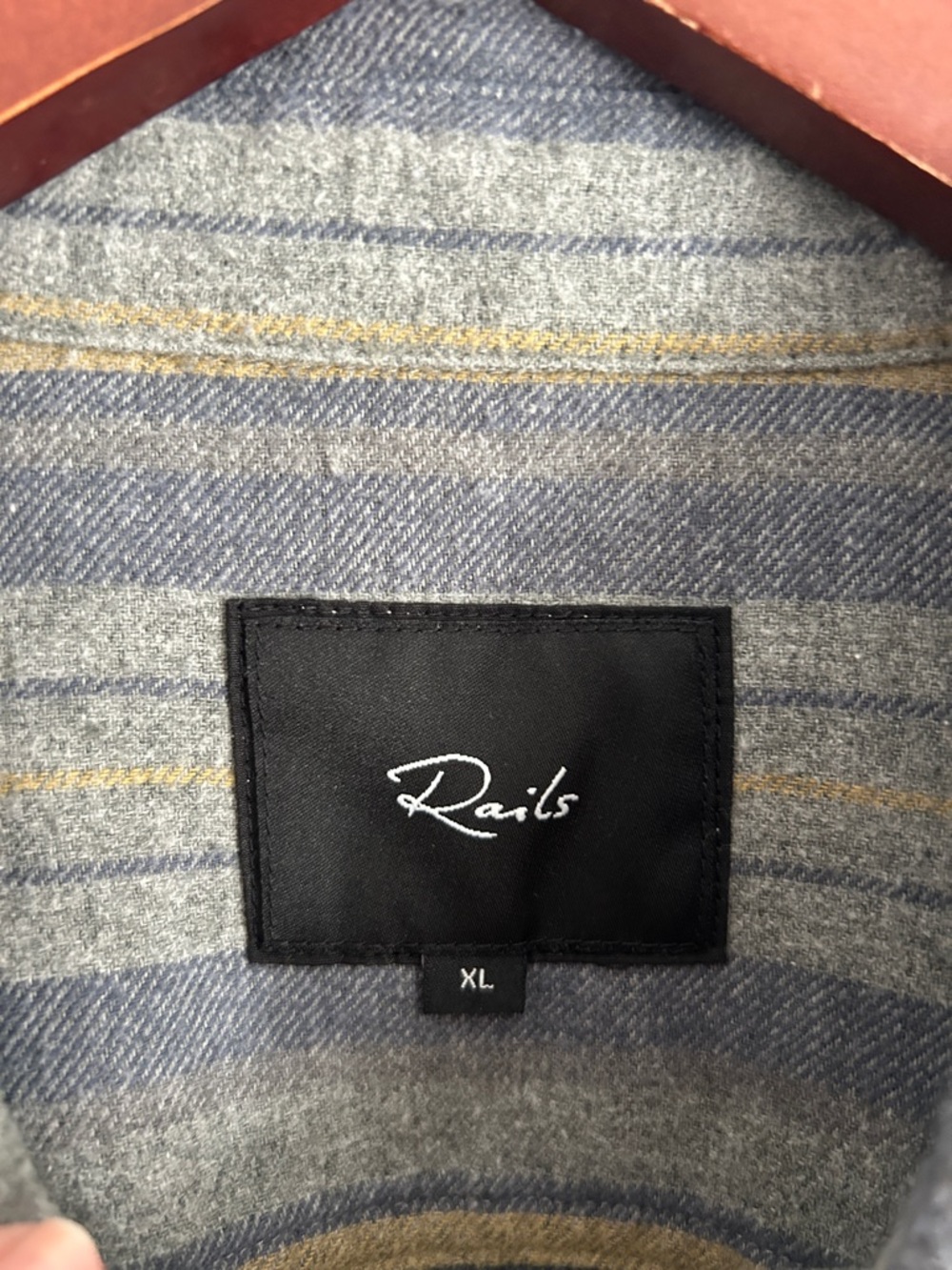Mens Rails plaid flannel button down - Picture 2 of 6
